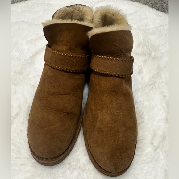 UGG McKay Boot - Picture 4 of 9